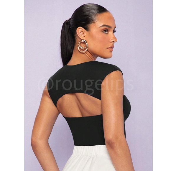 Black Slim Fit CROP Top Sweetheart Décolleté Neckline Thick and Stretchy - Picture 2 of 8